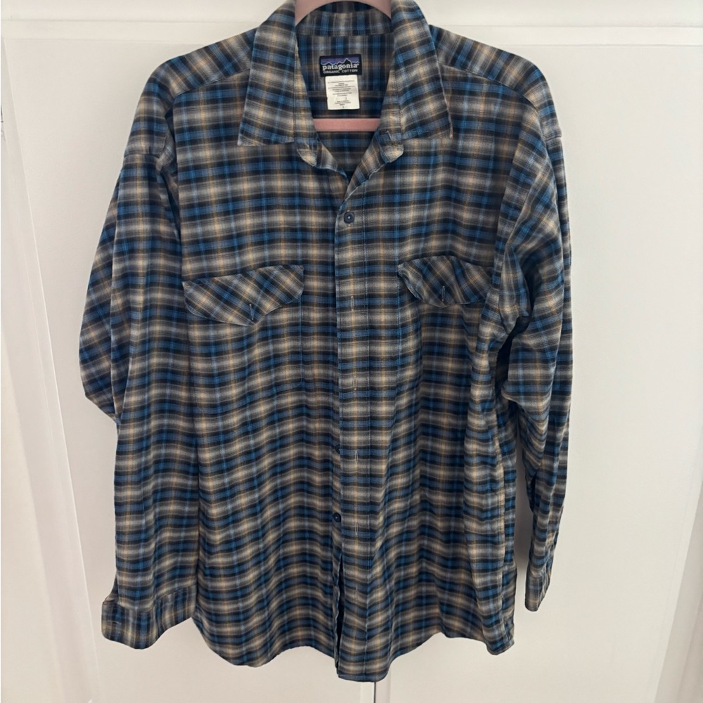 Patagonia Men's Plaid Blue and Brown button down Shirt  size large